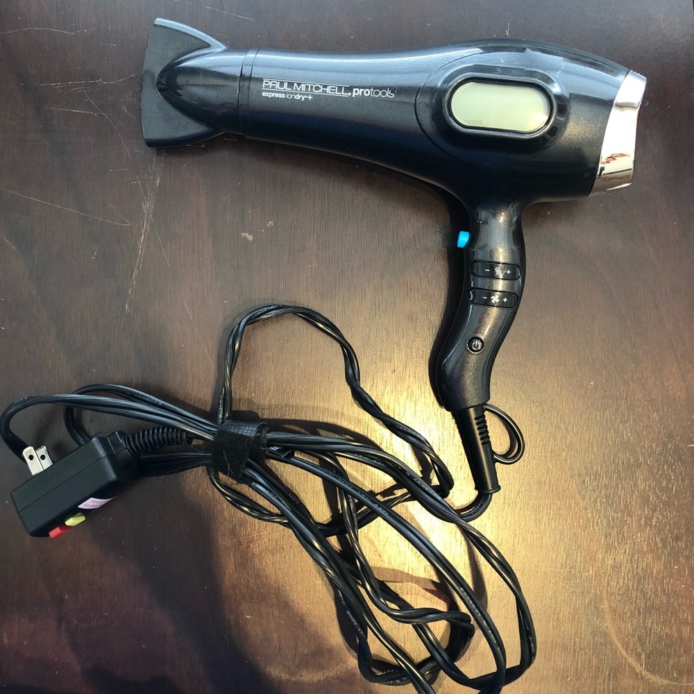 Blow dryer